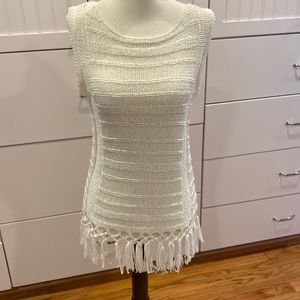 Lilly Pulitzer Size Small. Ivory sleeveless sweater